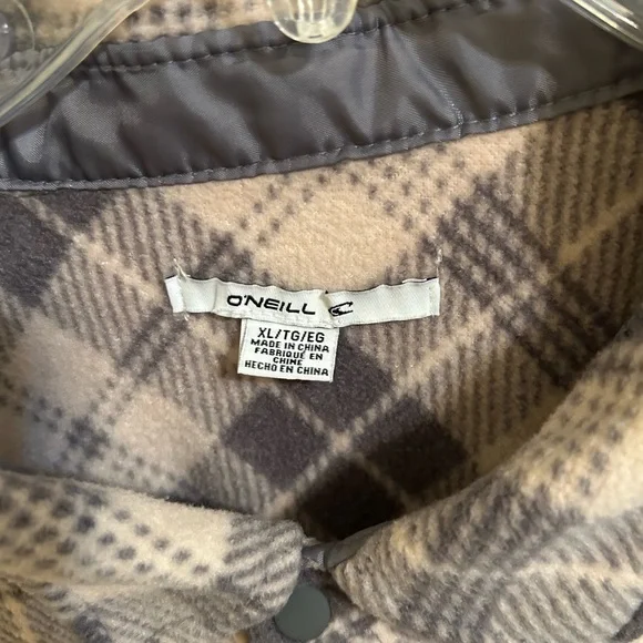 O Neil Plaid Button-Up flannel jacket/Shirt/shacket - Picture 4 of 5